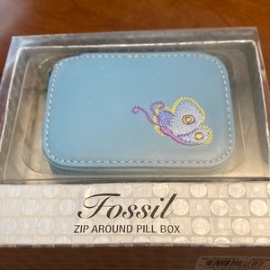 Fossil pill or jewelry box